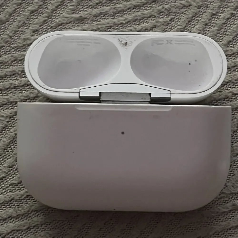 Authentic Apple AirPods Pro 1st Generation Oem Wireless Charging Case Earbuds